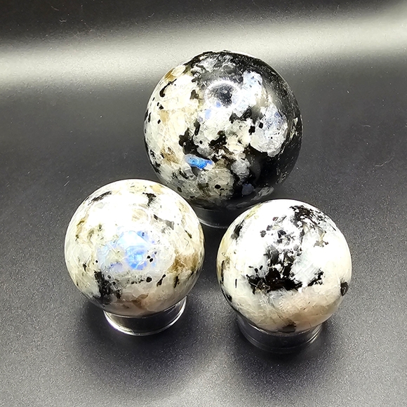 Set of 3 Moonstone Crystal Spheres - Picture 4 of 9